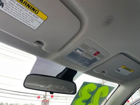 Used 2023 Hyundai Venue Limited w/ Cargo Package image 20