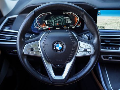 Used 2022 BMW X7 xDrive40i w/ Premium Package image 29