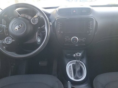 Used 2019 Kia Soul + image 5