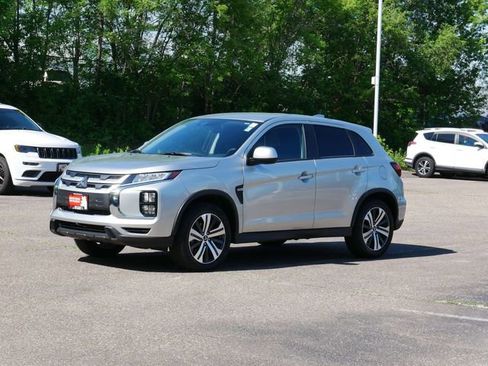 Used 2023 Mitsubishi Outlander Sport ES AWD/4WD image 2