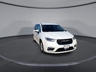 Used 2023 Chrysler Pacifica Touring-L FWD video 2