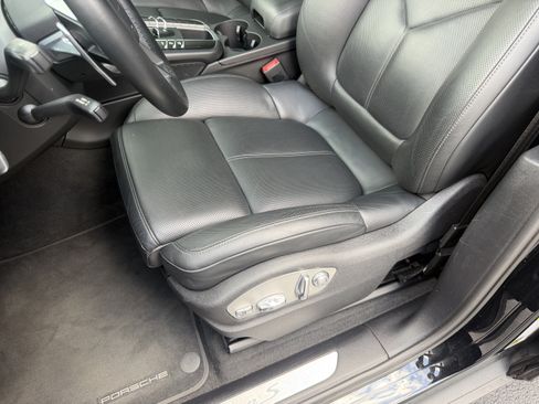 Used 2020 Porsche Macan S AWD/4WD image 17
