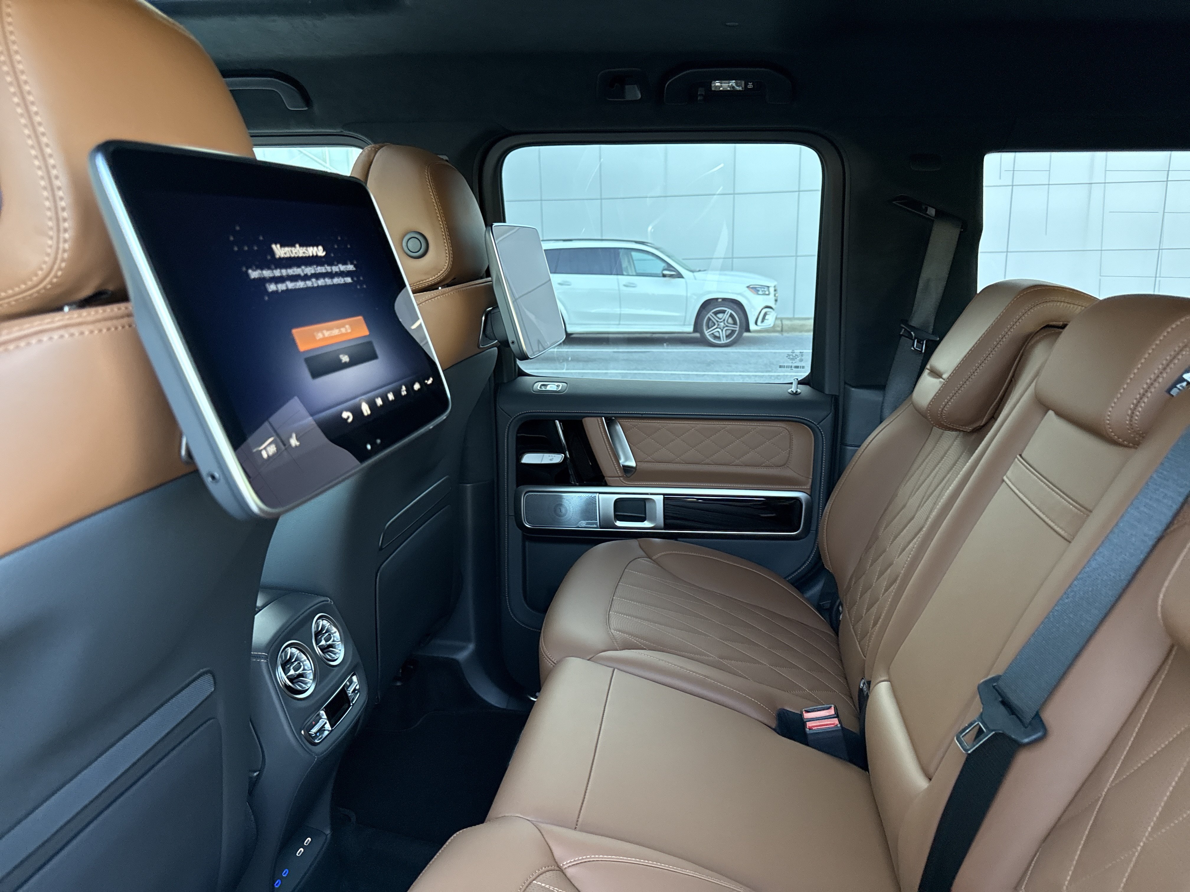 New 2027 Mercedes-Benz G 580 e image 32