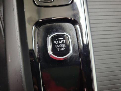 Certified 2025 Volvo XC40 B5 Plus image 32