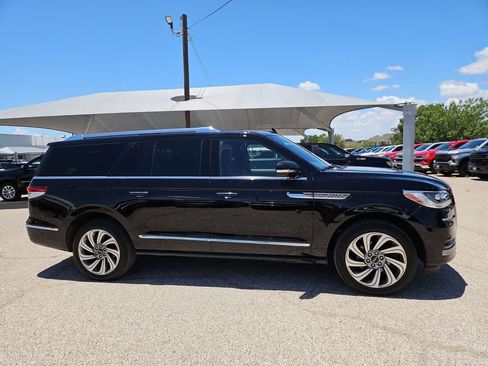 Used 2024 Lincoln Navigator L Reserve AWD/4WD image 9