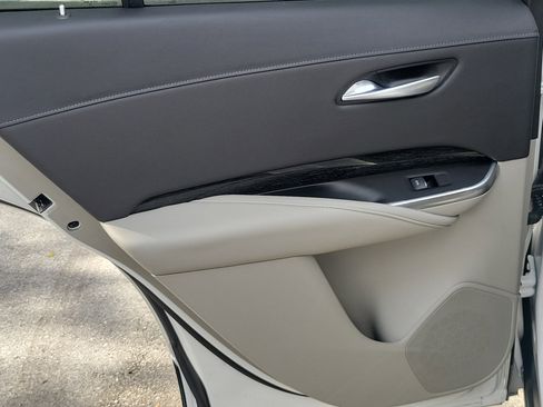 Used 2020 Cadillac XT4 Premium Luxury w/ Enhanced Visibility Package image 11