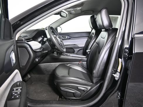 Used 2022 Jeep Compass Latitude AWD/4WD image 20
