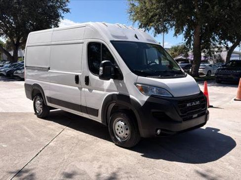 Used 2025 RAM ProMaster 2500 w/ Convenience Group FWD image 10