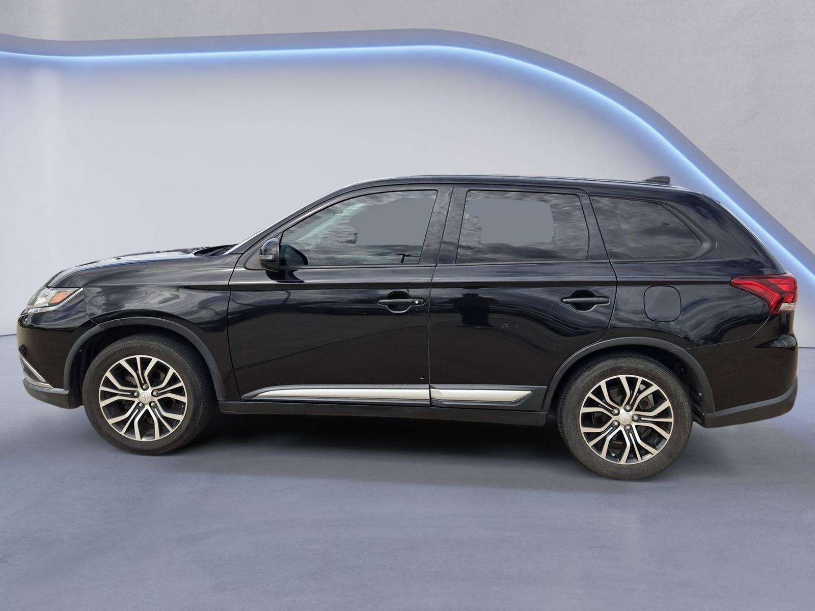 Used 2017 Mitsubishi Outlander SE FWD image 5