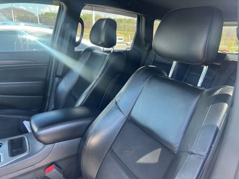 Used 2021 Jeep Grand Cherokee Laredo X image 9