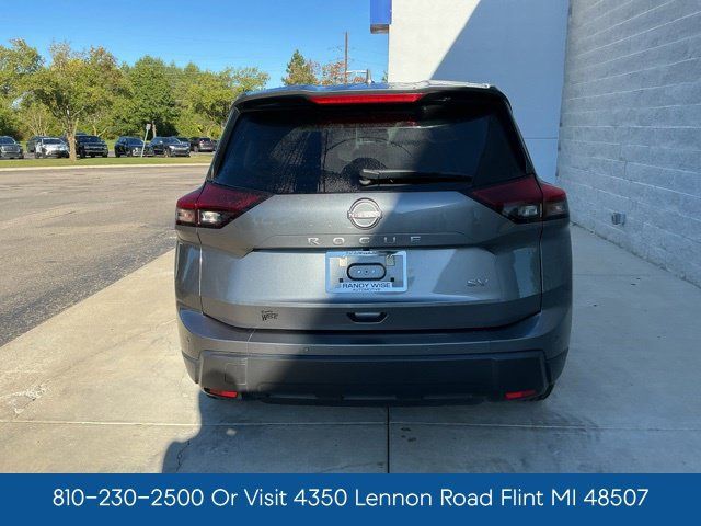 Used 2024 Nissan Rogue SV FWD image 10