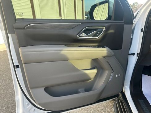 Used 2023 Chevrolet Tahoe LT w/ Luxury Package image 17