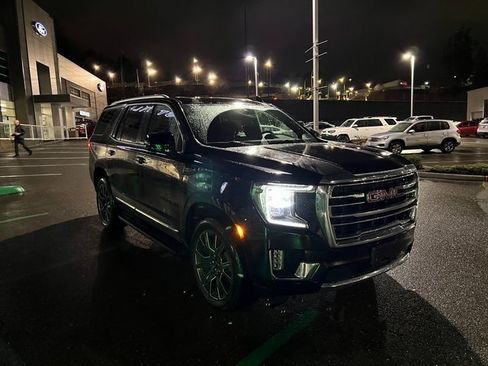 Used 2023 GMC Yukon SLT w/ SLT Luxury Package image 26