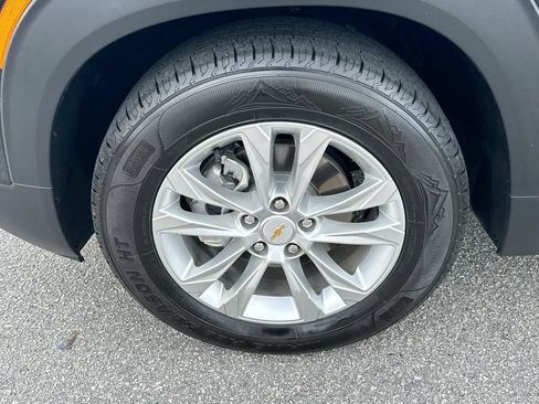 Used 2021 Chevrolet TrailBlazer LS FWD image 24