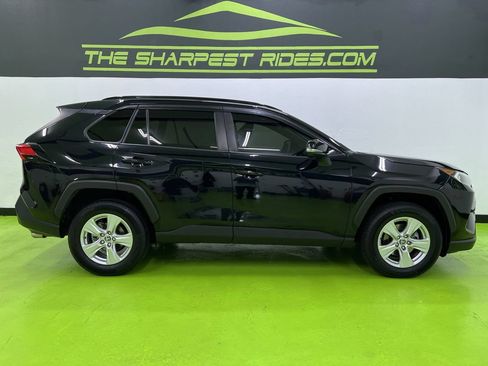 Used 2020 Toyota RAV4 XLE w/ Convenience Package AWD/4WD image 11