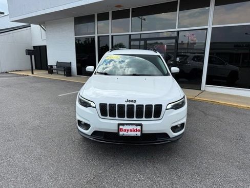 Used 2019 Jeep Cherokee Latitude Plus AWD/4WD image 4