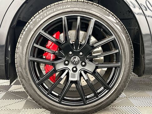 Used 2023 Maserati Levante Modena image 35