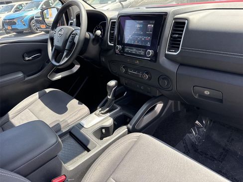 Used 2022 Nissan Frontier SV RWD image 25