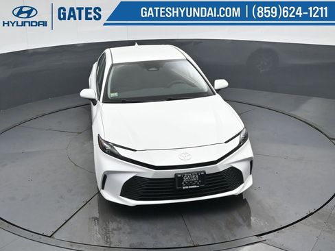 Used 2025 Toyota Camry LE image 51