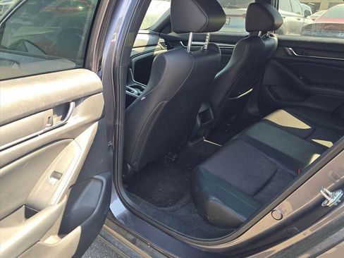 Used 2018 Honda Accord Sport image 7