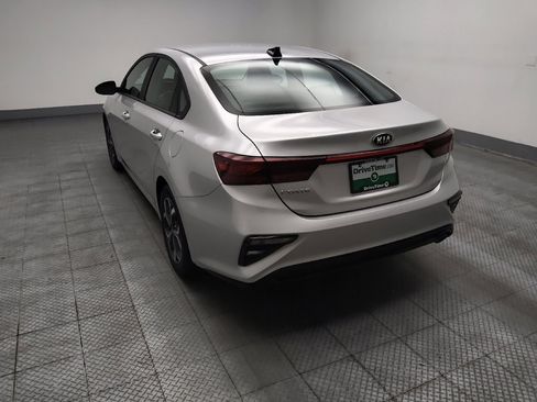 Used 2019 Kia Forte LXS FWD image 5