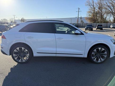 Certified 2025 Audi Q8 Prestige w/ Prestige Package image 9