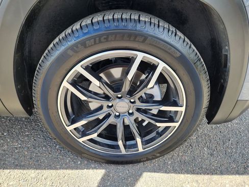 Used 2021 Volkswagen Atlas Cross Sport SE image 21