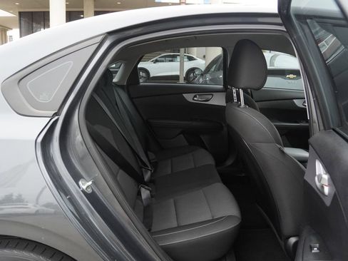 Used 2022 Kia Forte LXS FWD image 19