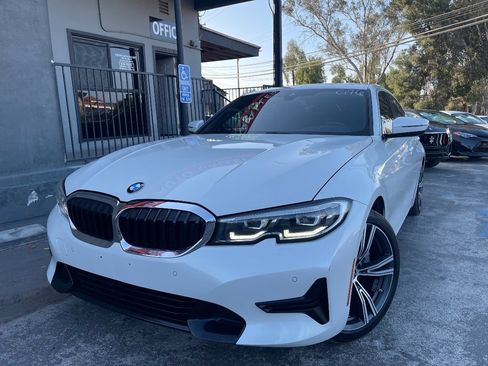 Used 2019 BMW 330i Sedan w/ Premium Package image 1
