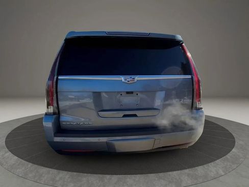 Used 2019 Cadillac Escalade Platinum AWD/4WD image 4