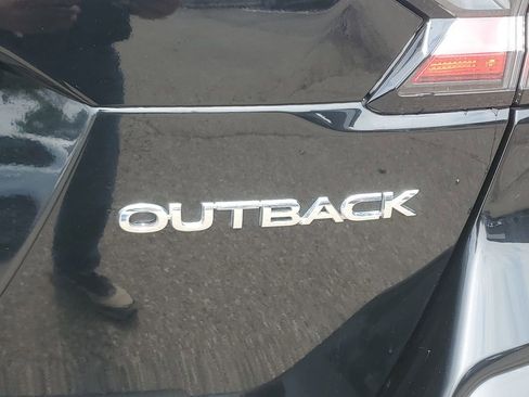 Used 2022 Subaru Outback Limited image 7