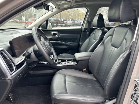 Used 2025 Kia Sorento SX AWD/4WD image 10