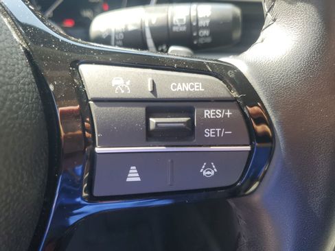 Used 2024 Honda Pilot Touring image 16