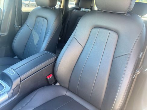 Used 2025 Mercedes-Benz GLA 250 image 37