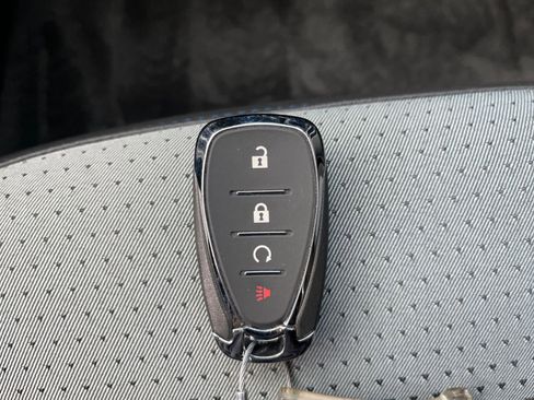 Used 2025 Chevrolet Trax LT w/ LT Convenience Package image 22