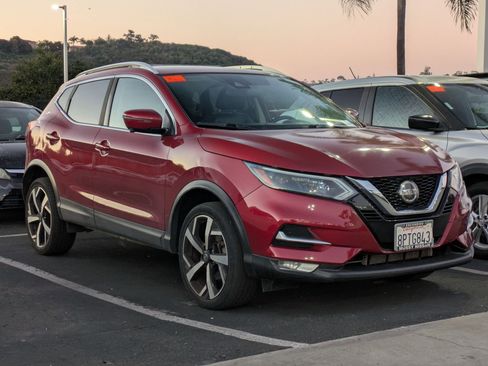 Used 2020 Nissan Rogue Sport SL w/ Premium Package image 3