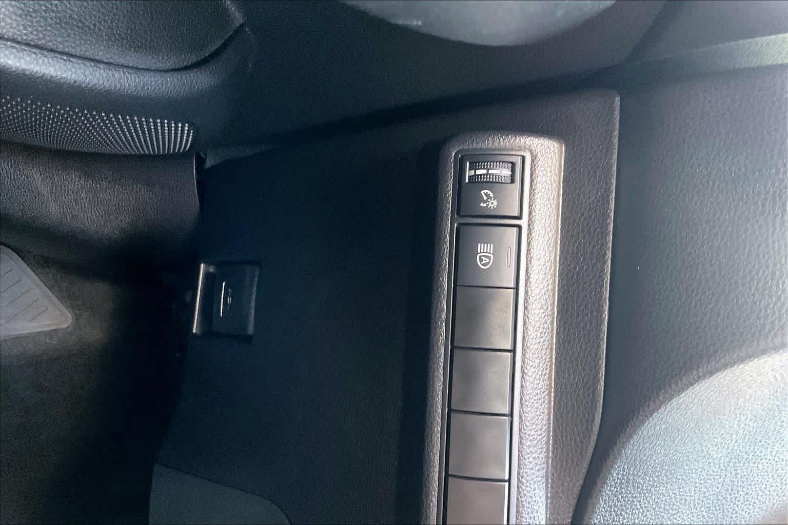 Used 2025 Toyota Corolla LE FWD image 33