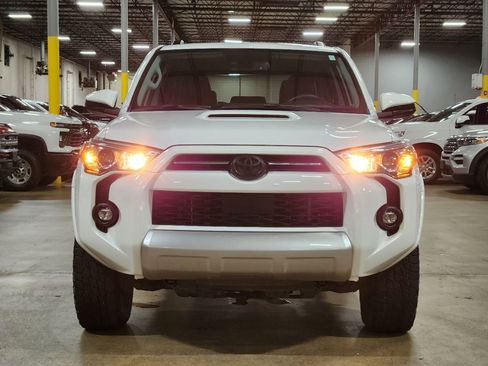 Used 2024 Toyota 4Runner TRD Off-Road image 3