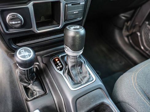 Used 2024 Jeep Wrangler Unlimited Sport AWD/4WD image 10