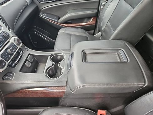 Used 2018 GMC Yukon XL SLT w/ Open Road Package AWD/4WD image 24