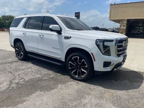 Used 2025 GMC Yukon Elevation AWD/4WD image 2