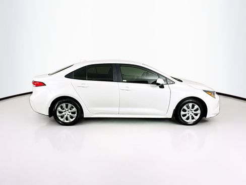 Used 2025 Toyota Corolla LE image 10