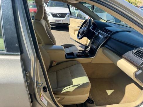 Used 2017 Toyota Camry LE image 12