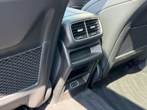 Used 2025 Mercedes-Benz GLE 350 4MATIC image 27