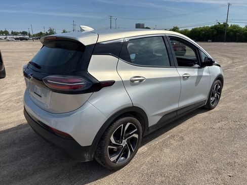 Used 2023 Chevrolet Bolt LT FWD image 3