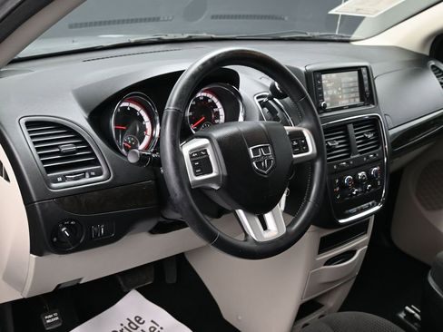 Used 2017 Dodge Grand Caravan SE w/ Power Window Group image 17