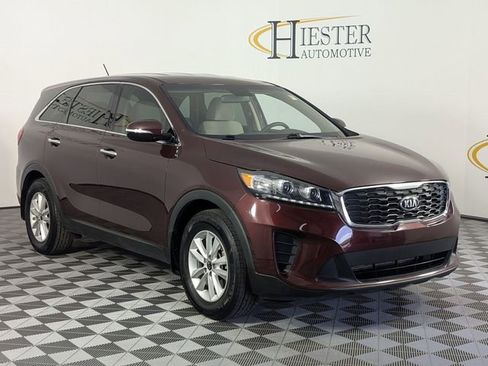 Used 2020 Kia Sorento LX FWD image 2