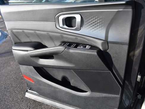 Used 2023 Kia Sorento SX image 37