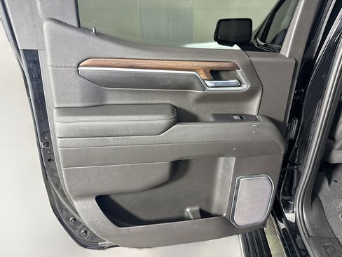 Used 2022 Chevrolet Silverado 1500 High Country w/ Technology Package image 26