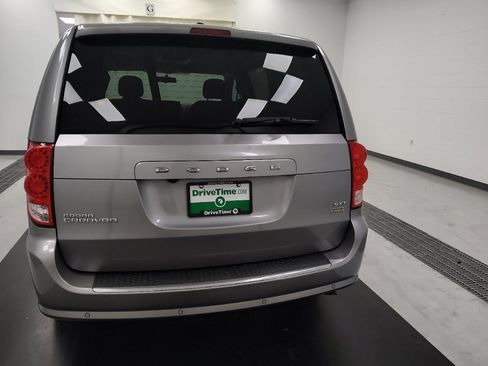 Used 2016 Dodge Grand Caravan SXT w/ Rear Park Assist Package FWD image 6